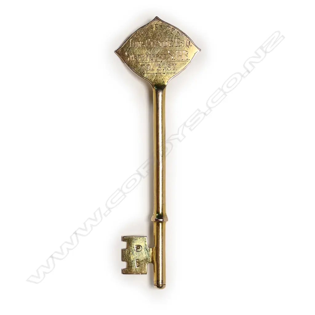 George Lumsden (son) 9ct gold 1937 presentation key, Image 1++